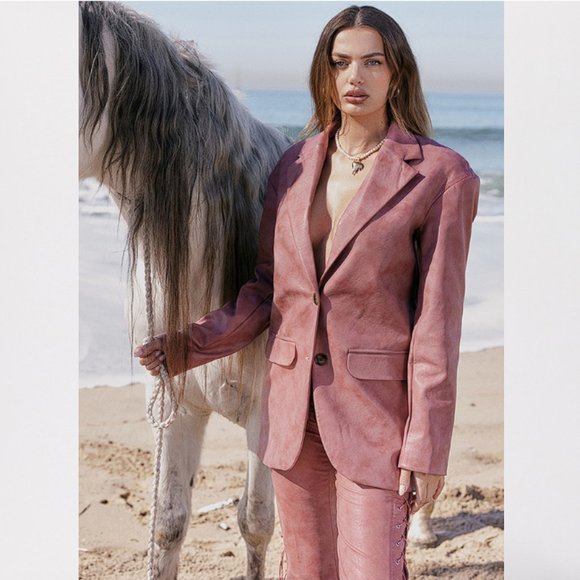 HOUSE OF CB 'Kiera' Warm Pink Vegan Leather Oversized Blazer NWOT - Picture 1 of 9
